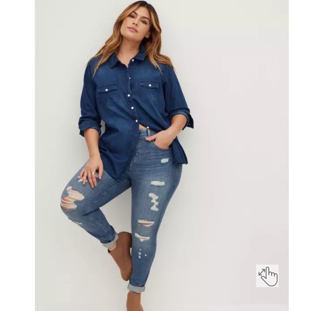 Torrid women's Blue Denim Button Up Shirt Long Sleeve Pockets Size 1X